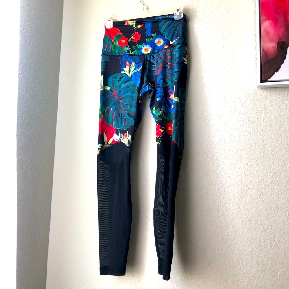 Small Dri-Fit Nike leggings